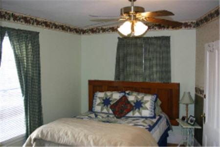 The Young House Bed And Breakfast Millinocket Δωμάτιο φωτογραφία